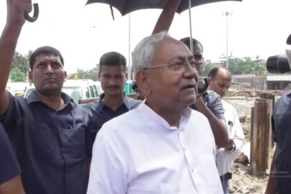 CM नीतीश ने लोहिया पथ चक्र का किया निरीक्षण, अधिकारियों के फूलने लगे हाथ-पांव, बोले-दुर्गा पूजा से पहले पूरा कर लें काम￼ 6