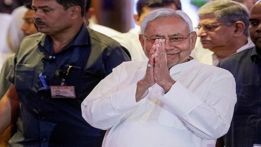 G-20 डिनर में शामिल होने के लिए दिल्ली रवाना हुए CM नीतीश, PM मोदी से होगा आमना-सामना 1