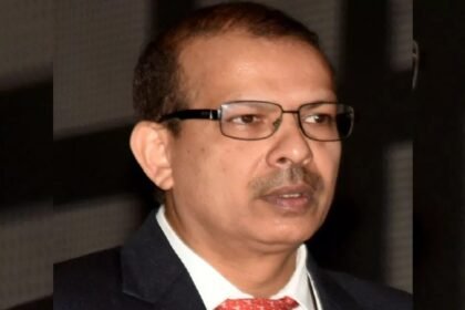 ￼￼केके पाठक ने BBAU युनिवर्सिटी के रजिस्ट्रार पर FIR दर्ज करने का दिया निर्देश, इन लोगों की भी बढीं मुश्किलें￼ 4