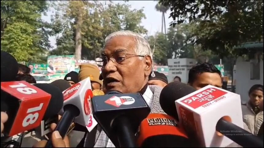 देश बचाने के लिए BJP को हराना जरुरी, सीट बंटवारे पर डी. राजा बोले-लालू यादव से हो रहा है फाइनल डील￼ 1