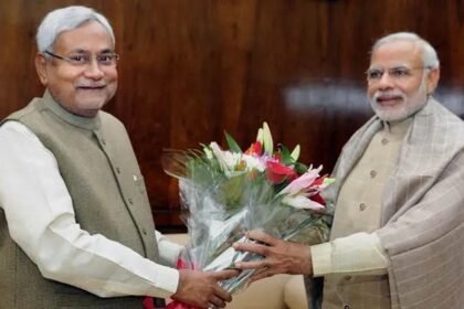 राष्ट्रपति भवन में PM मोदी से मिले सीएम नीतीश, लोकसभा चुनावों को लेकर दिया सियासी संकेत, महागठबंधन के लिए खतरा ! 3