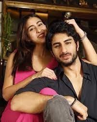 सैफ अली खान ने करीना कपूर को खुलेआम किया KISS, दर्शकों ने खूब की खिंचाई 2 सैफ अली खान ने करीना कपूर को खुलेआम किया KISS, दर्शकों ने खूब की खिंचाई 2