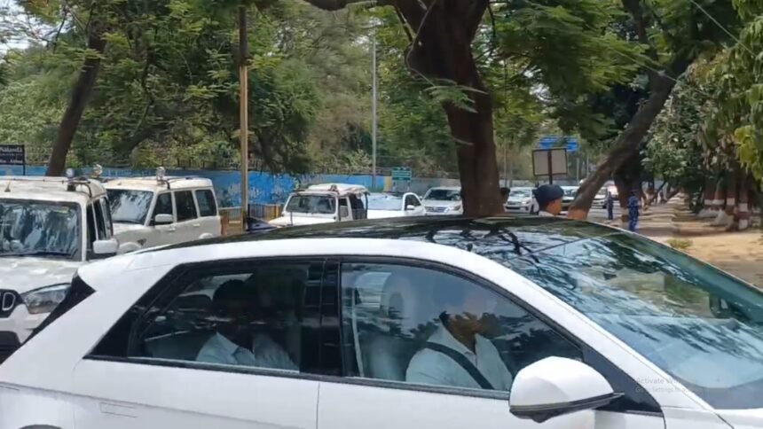 CM नीतीश दिल्ली के लिए हुए रवाना, एग्जिट पोल को लेकर कई तरह की चर्चाएं शुरु 1