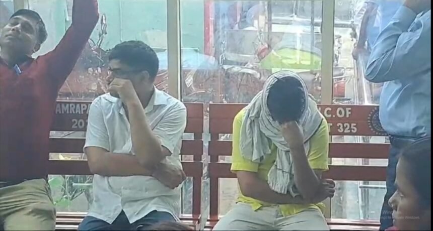 नीट पेपर लीक के आरोपियों का CBI की टीम ने कराया मेडिकल टेस्ट, मीडिय से बचते नजर.. 1