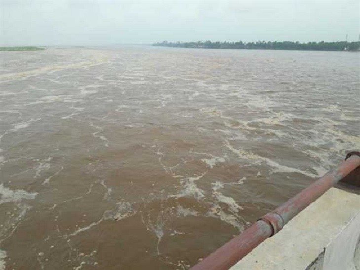 बिहार में झमाझम बारिश के बाद कई नदिया उफान पर, गंगा के जलस्तर में तेजे से इजाफा 1