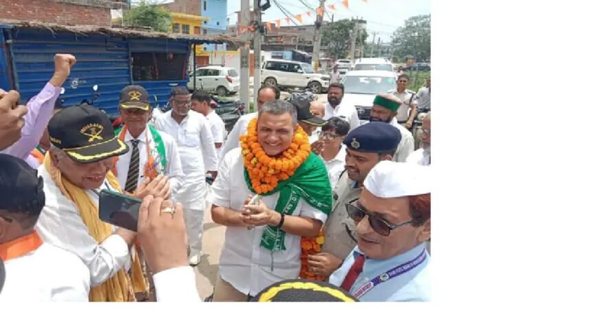 बक्सर सांसद ने भाजपा नेताओं को बताया सड़क छाप पूर्व सैनिकों के एक कार्यक्रम में पहुंचे सांसद ने दिया ओछा बयान 1