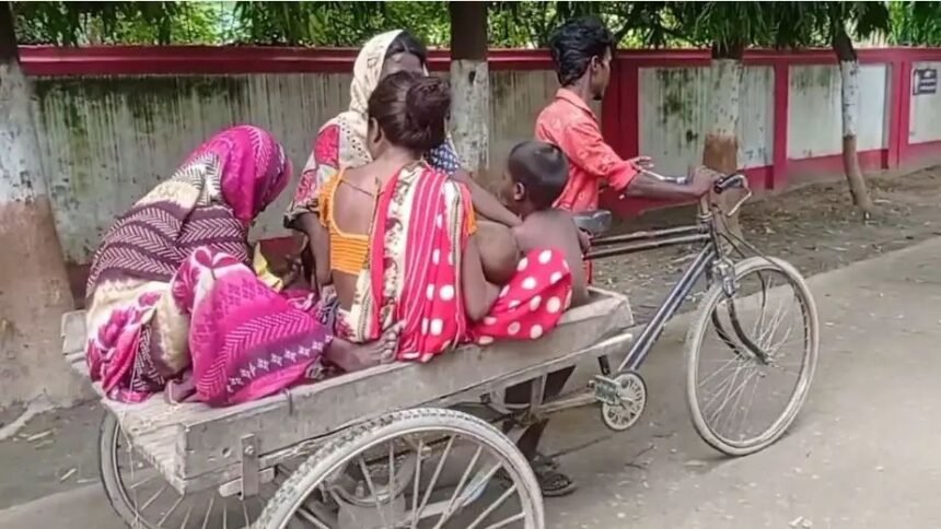 ठेले पर अस्पताल पहुंची गर्भवती नवजात को गोद में लेकर ठेले से ही वापस घर भी लौटी 1
