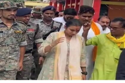 समस्तीपुर पर बयान देकर फंस गयीं सांसद शाम्भवी भाकपा माले ने तंज कसते हुए कहा कि शाम्भवी को मिले भारत रत्न 3