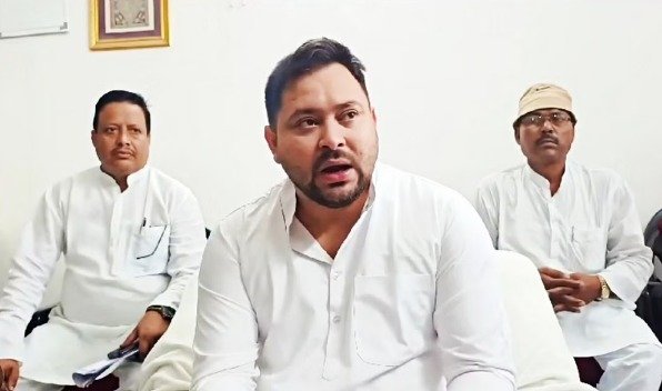 16 अक्टूबर को दूसरे चरण की कार्यकर्ता संवाद यात्रा पर निकलेंगे तेजस्वी जिले के राजद कार्यकर्ताओं से करेंगे मुलाकात 1