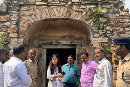 रोहतासगढ़ किले के पुनरुत्थान को लेकर जिला प्रशासन ने उठाये कई कदम डीएम ने अति प्राचीन किले के विकास को ले अधिकारियों को दिए कई निर्देश 2