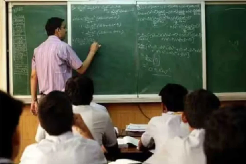 बिहार के स्कूलों का जांच रिपोर्ट जानकर हिल जायेंगे आप, ACS एस सिद्धार्थ की खास टीम ने 38 जिलों में... 1