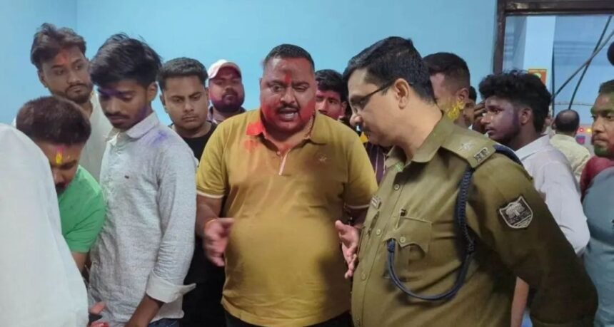 होली की रात अपराधियों ने तीन दोस्तों को मारी गोली एक की घटना स्थल पर ही मौत, अपराध के एक मामले में मृतक फरार था 1