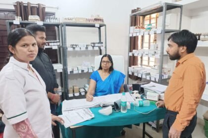 किशनगंज में एनसीडी स्क्रीनिंग अभियान तेज, अब तक 1.84 लाख से अधिक लोगों की हो चुकी है जांचहर व्यक्ति की स्क्रीनिंग सुनिश्चित करें - डीएम, 6,25,444 लोगों की जांच का है लक्ष्य 2