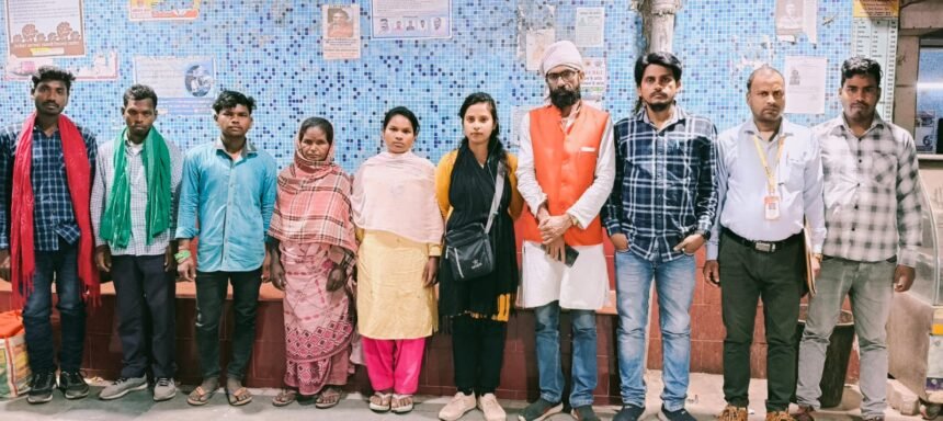 रक्सौल पुलिस और सामाजिक संगठनों ने प्रिया को वापस घर पहुंचाया झारखंड निवासी प्रिया को सुरक्षित वापसी से मिली राहत 1