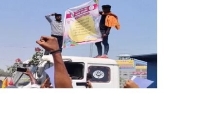 होमगार्ड अभ्यर्थियों पर पुलिस का लाठीचार्ज,दरोगा ने एक अभ्यर्थी को जड़ा थप्पड़ बहाली में नवगछिया को शामिल न करने से युवाओं में नाराजगी 4