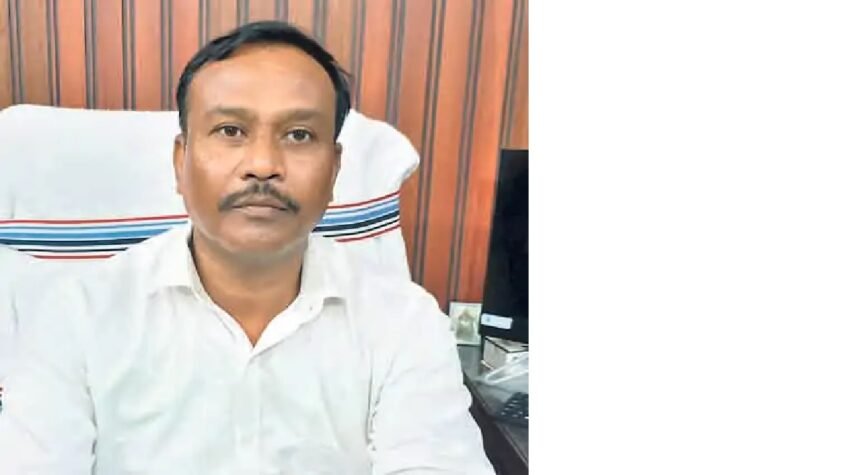 शिक्षकों का सोशल मीडिया से नाता सेवा शर्तों के खिलाफ 1