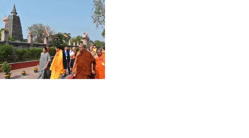जापानी राजदूत ने महाबोधि मंदिर में किया दर्शन भारत-जापान की मित्रता का सेतु है बोधगया - राजदूत 1