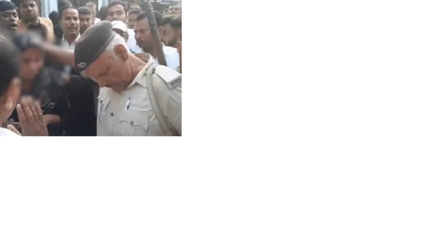 विवाह के लिए हिंदू लड़की को बुर्के में लेकर कोर्ट आया मुस्लिम लड़का वकीलों ने हिंदूवादी संगठनों को दी जानकारी, हंगामा होता देख मुस्लिम लड़का फरार 1