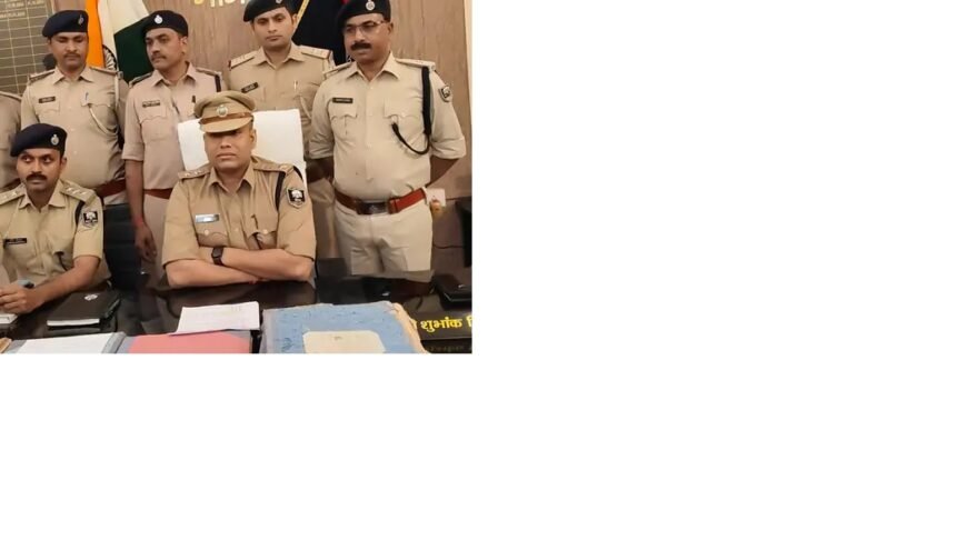 रजिस्ट्री ऑफिस से चोरी हुए दस्तावेज बरामद, तीन गिरफ्तारभू-माफियाओं को बेचे जाते थे सरकारी कागजात, पुलिस ने 7 महीने बाद किया खुलासा 1