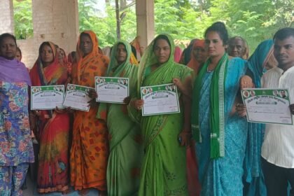 बेगूसराय में राजद की नजर झुग्गी-झोपड़ी में रहने वालों परचलाया जा रहा है सदस्यता एवं मनोनयन कार्यक्रम 3