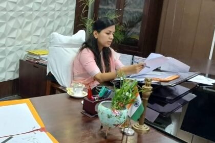 मुहर्रम मनाने के लिए होंगे सुरक्षा के पुख्ता इंतजाम शांति एवं सद्भाव के लिए डीएम ने की बैठक 3