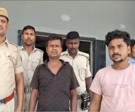 कट्टा के साथ पंचायती करने आये 2 युवक गिरफ्तार पति-पत्नी के झगड़े को सुलझाने आये थे, पुलिस ने स्कॉर्पियो-देसी कट्टा किया जब्त 1
