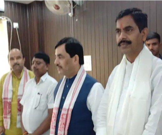 तेजस्वी इतने शिक्षित नहीं कि अखबार में लेख लिखें : शाहनवाज हुसैन 1