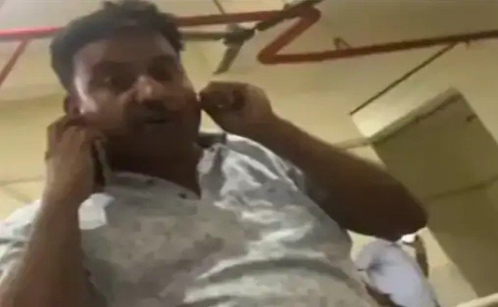 थानेदार की दबंगई का मामला पहुंचा मानवाधिकार आयोग क्लर्क के बाद कॉलेज की महिला कर्मचारी ने थानेदार पर लगाया पिटाई करने का आरोप 1