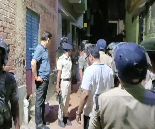 गणेश मूर्ति विसर्जन के बीच 2 पक्षों में झड़प, 2 हिरासत में 1