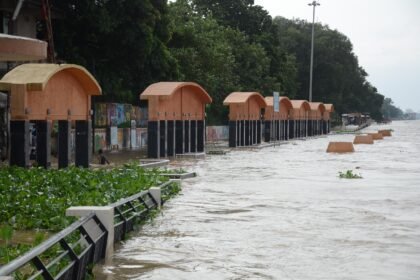 पटना में गंगा का रौद्र रूप: गांधीघाट और दीघाघाट पर गंभीर बाढ़ की स्थिति बरकरार 8