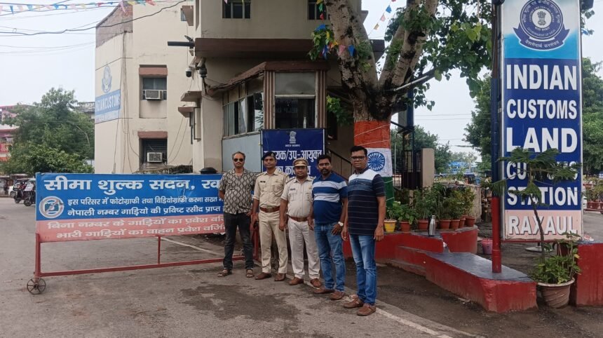 नेपाल में हिंसा को लेकर सीमा पर एसएसबी जवान सख्त सुपौल में भारत-नेपाल बॉर्डर पर स्थिति सामान्य, सघन जांच के बाद एंट्री 1