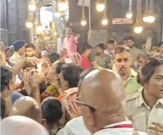 पितृ पक्ष मेले में 5 चोर पकड़ाए 1