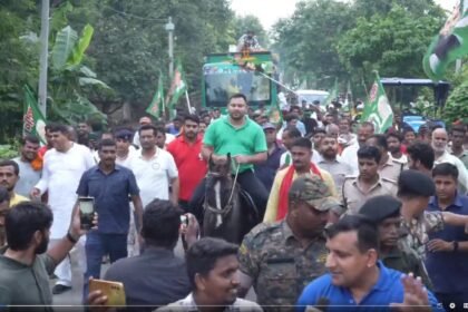 तेजस्वी यादव की बिहार अधिकार यात्रा: मोकामा में घोड़े पर सवार होकर अनंत सिंह को दिखाया राजनीतिक दम 6
