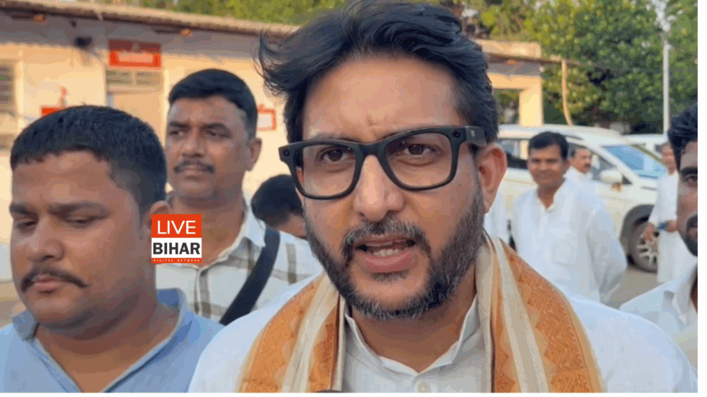 ऋतुराज सिन्हा ने हटाया झूठ का पर्दा: तेजस्वी यादव का 1.65 करोड़ परिवारों को रोजगार देने का वादा असंभव 1