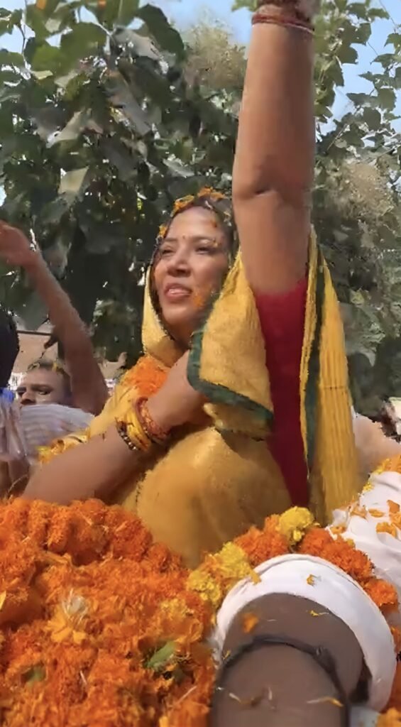 भोजपुरी स्टार पवन सिंह से विवाद के बीच ज्योति सिंह का बड़ा ऐलान: काराकाट सीट से निर्दलीय उम्मीदवार के रूप में उतरेंगी 2 भोजपुरी स्टार पवन सिंह से विवाद के बीच ज्योति सिंह का बड़ा ऐलान: काराकाट सीट से निर्दलीय उम्मीदवार के रूप में उतरेंगी 2