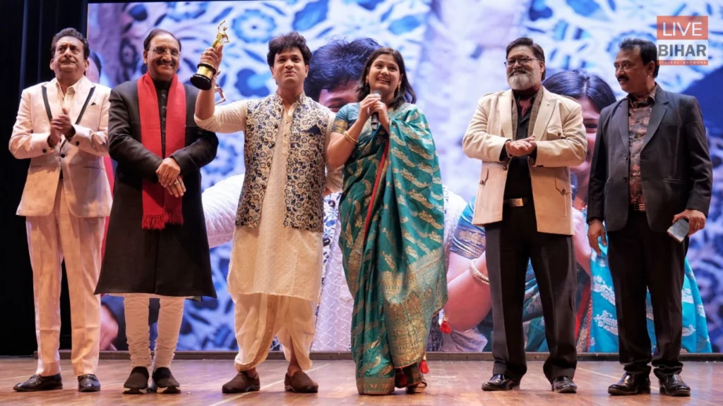 Uttarakhandi Film Awards 2025: उत्तराखंडी सिनेमा का भव्य उत्सव गढ़ी कैंट में संपन्न 3