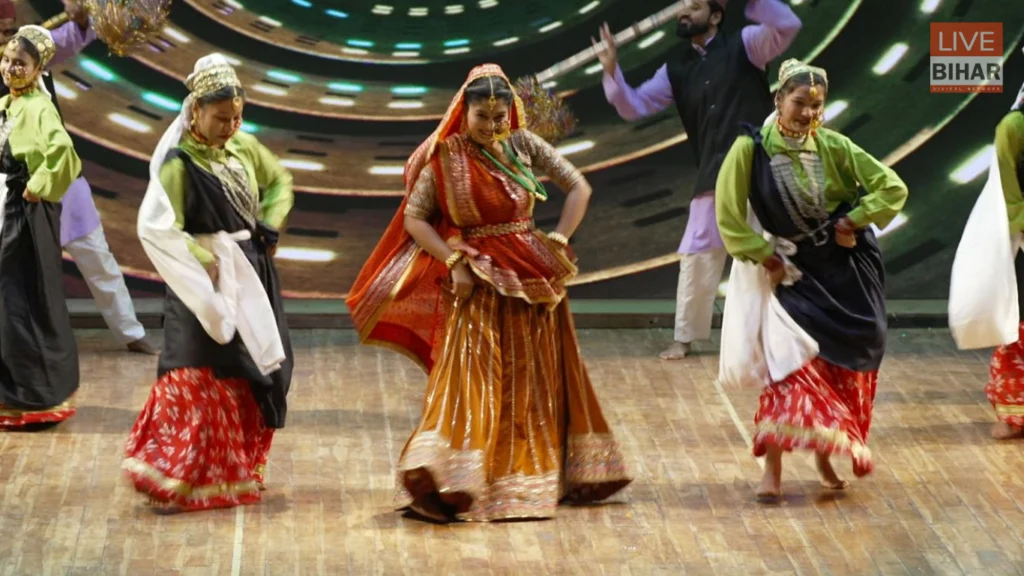द्वितीय उत्तराखंडी फिल्म अवार्ड 2025: 500 हस्तियों की मौजूदगी में गढ़ी कैंट बना उत्तराखंडी सिनेमा का मंच 3