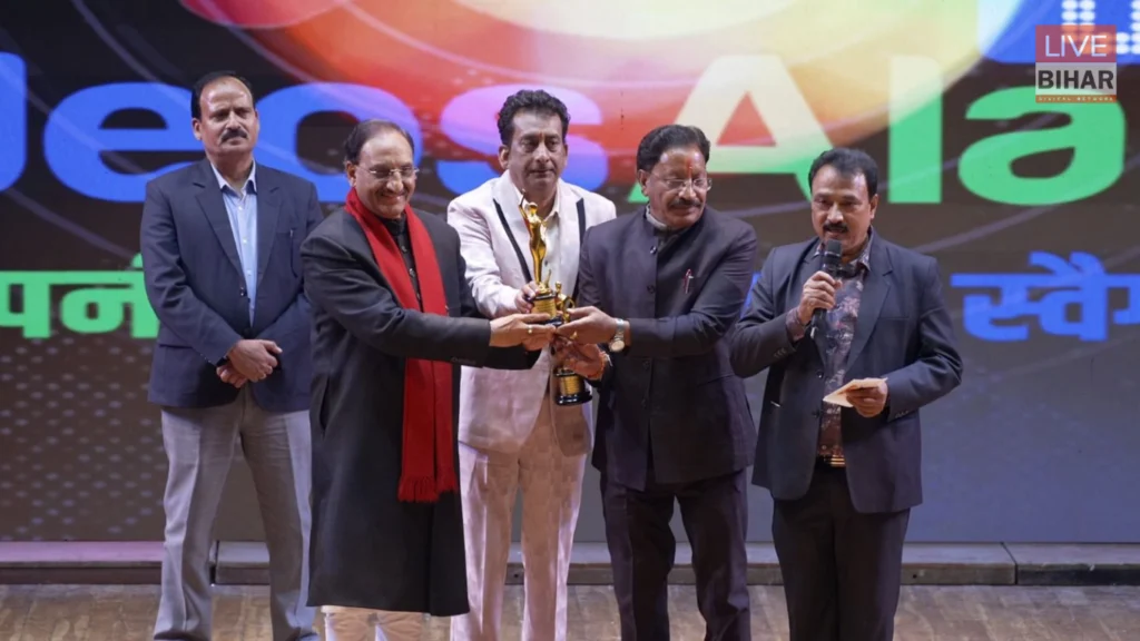 द्वितीय उत्तराखंडी फिल्म अवार्ड 2025: 500 हस्तियों की मौजूदगी में गढ़ी कैंट बना उत्तराखंडी सिनेमा का मंच 2