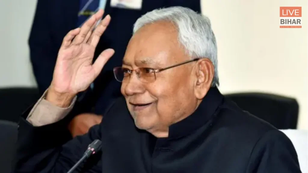 Bihar News: नए साल के पहले दिन पैतृक गांव कल्याण बिगहा पहुंचे सीएम नीतीश, मां की पुण्यतिथि पर दी श्रद्धांजलि 1