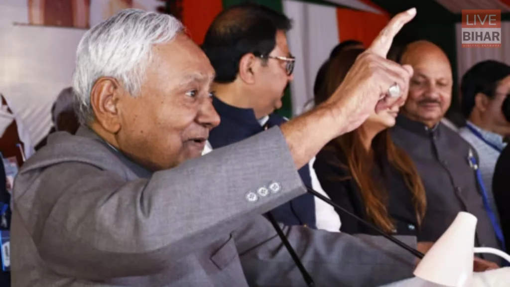 CM Nitish News: समृद्धि यात्रा के दूसरे चरण की शुरुआत, मधुबनी से 391 करोड़ की सौगात देंगे मुख्यमंत्री 2 CM Nitish News: समृद्धि यात्रा के दूसरे चरण की शुरुआत, मधुबनी से 391 करोड़ की सौगात देंगे मुख्यमंत्री 1