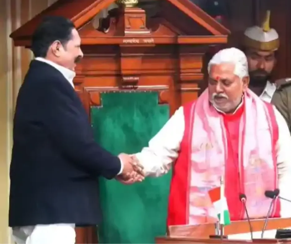 Anant Singh News: शपथ के बाद स्पीकर से हाथ मिलाया, CM नीतीश का पांव छूकर लिया आशीर्वाद, तेजस्वी पर कसा तंज 1