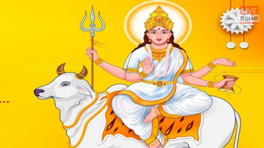 माता महागौरी की पूजा करते श्रद्धालु